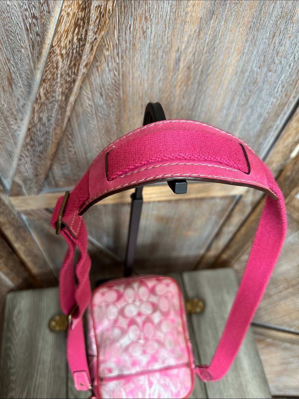 Coach Vintage Y2K Pink Fuchsia Signature C Logo Crossbody Purse Style 2187 - Picture 14 of 14